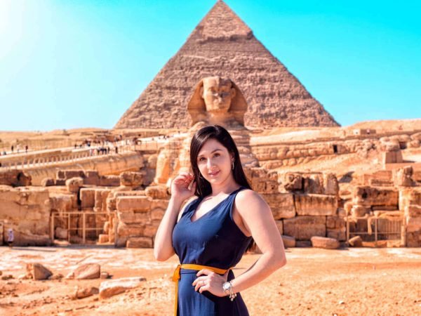 wonderful-pictures-of-a-girl-in-front-of-the-great-sphinx
