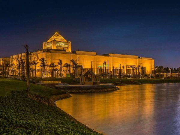 Wonderful-pictures-of-the-Museum-of-Civilization-at-night-from-the-outside