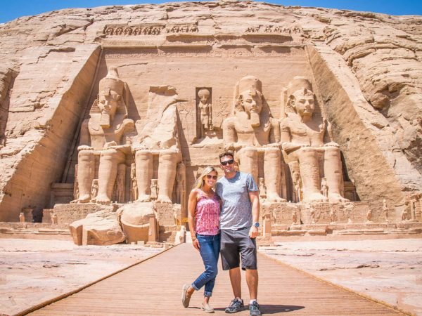A-wonderful-picture-of-the-couple-in-front-of-Abu-Simbel-Temple