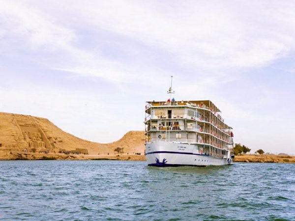 Movenpick-Prince-Abbas-crucero-por-el-lago-nasser-1